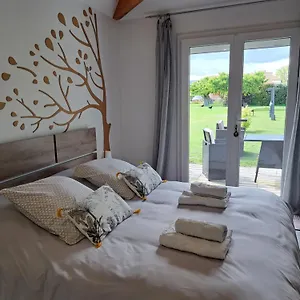 le-chemin-des-berands-chambres-dhotes.hotels-rhonealpes.com/